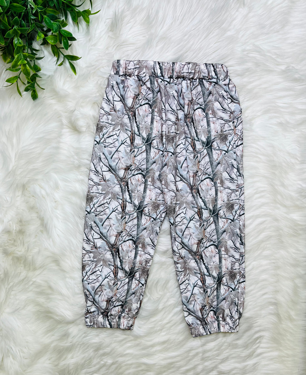 Girl’s Grey Camo Pant Set