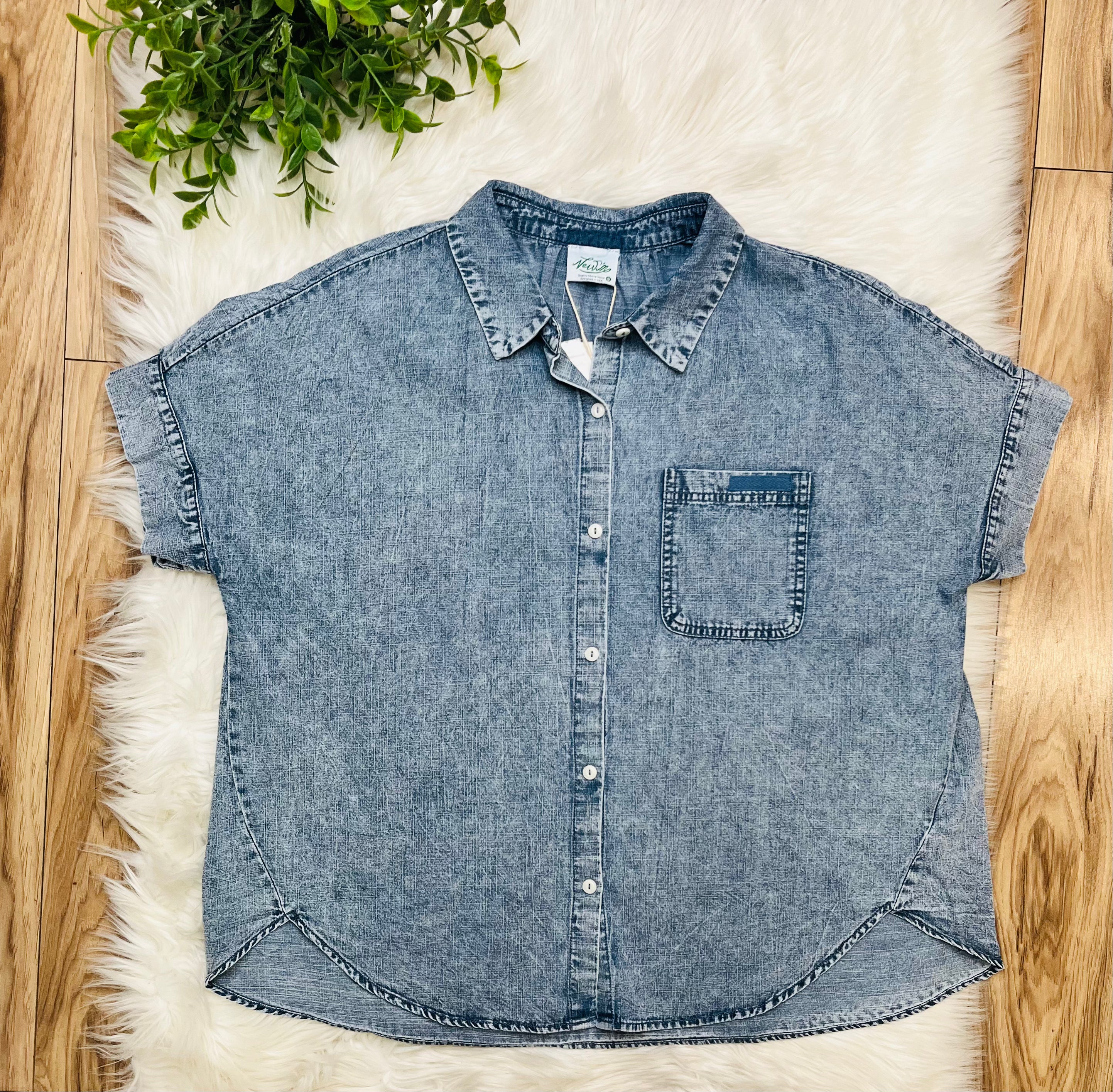 Women’s Very J Denim Wash Top
