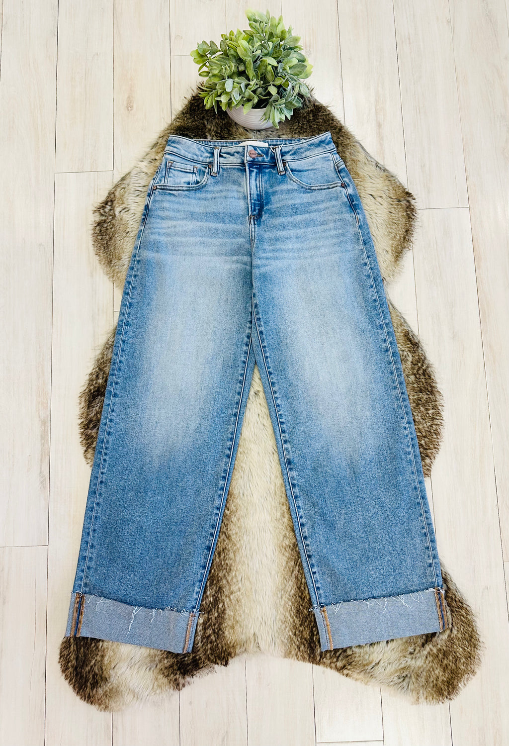 Women’s Risen Light Wash Slouchy Barrel Cuffed Hem Jeans #21949- Stretchy