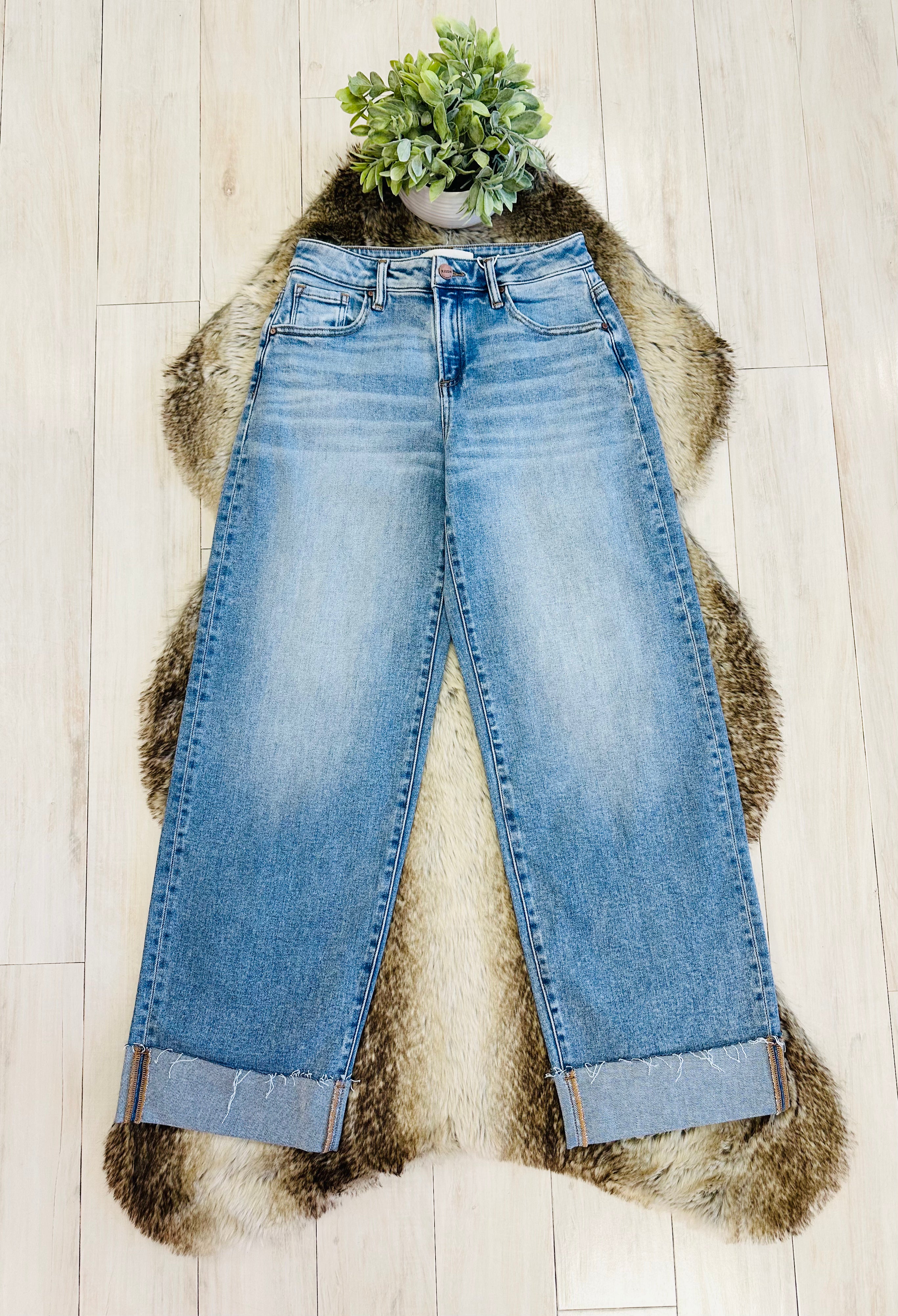 Women’s Risen Light Wash Slouchy Barrel Cuffed Hem Jeans #21949- Stretchy