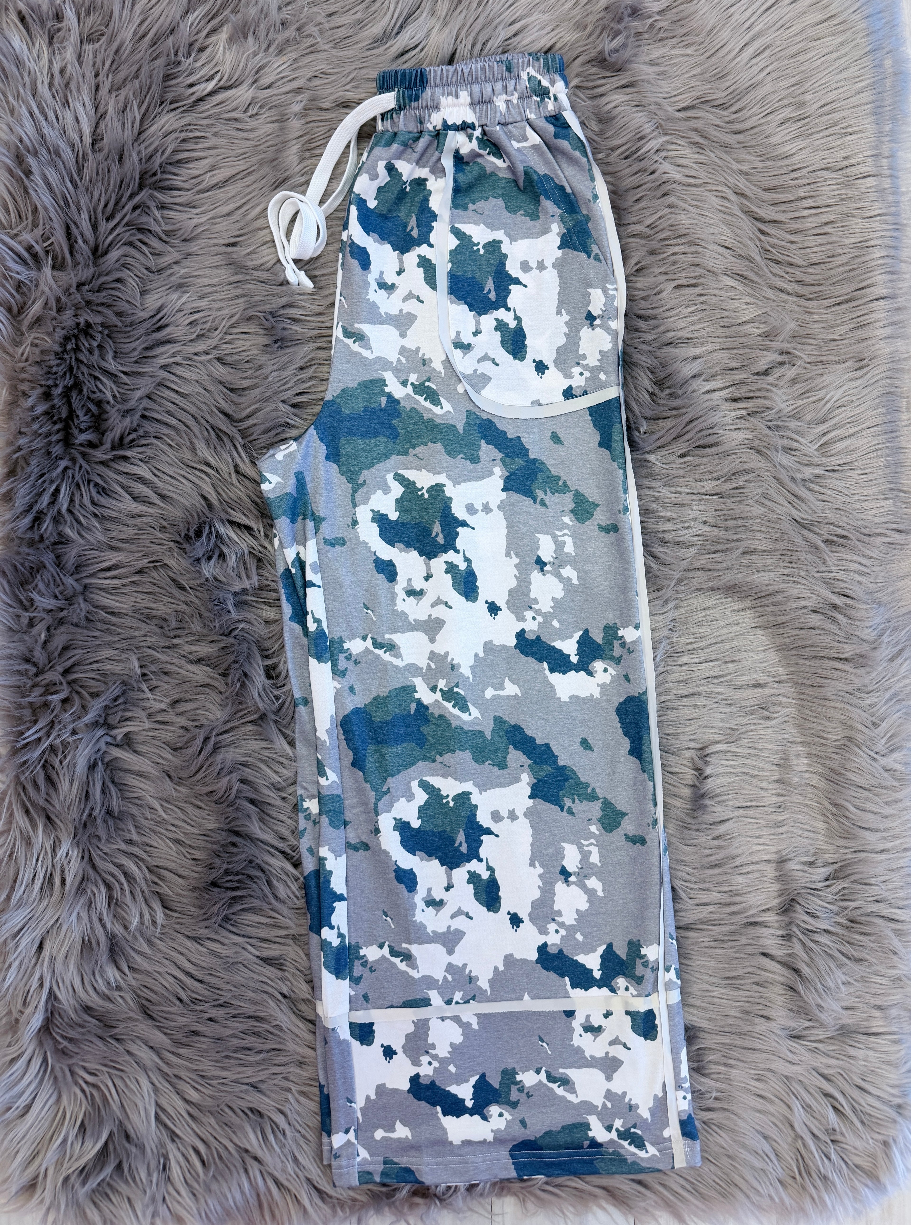 Women’s Evermmee Grey Camouflage Soft Pull on Wide Leg Pant