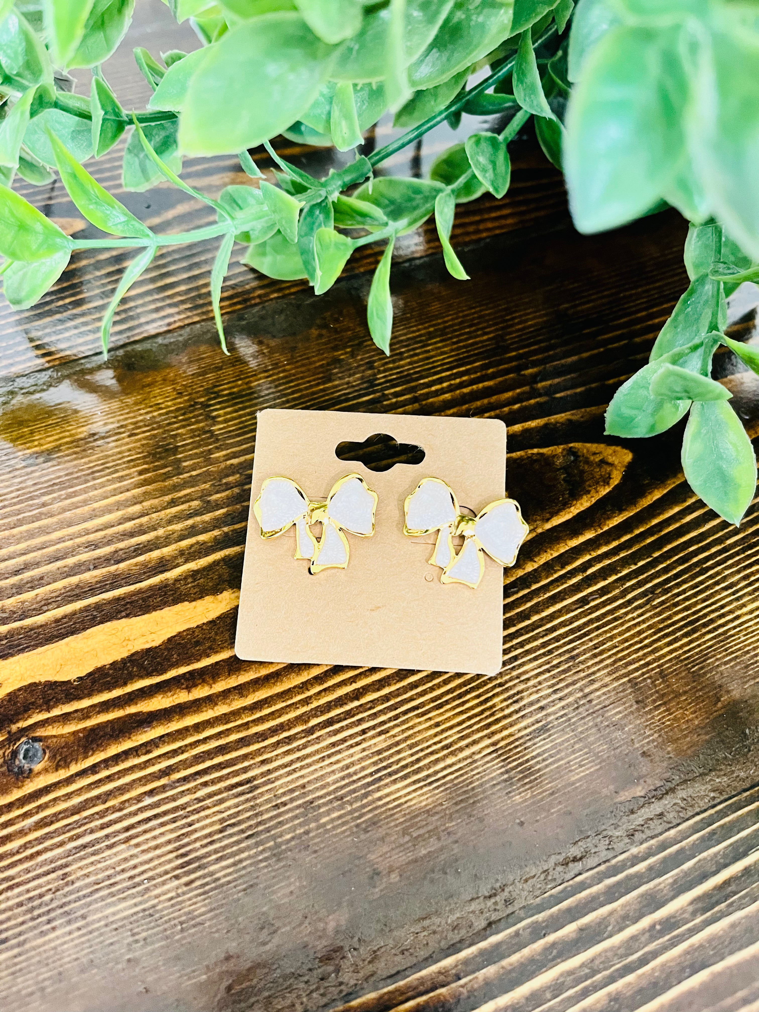 Women’s Gold Pale Pink Bow Earrings