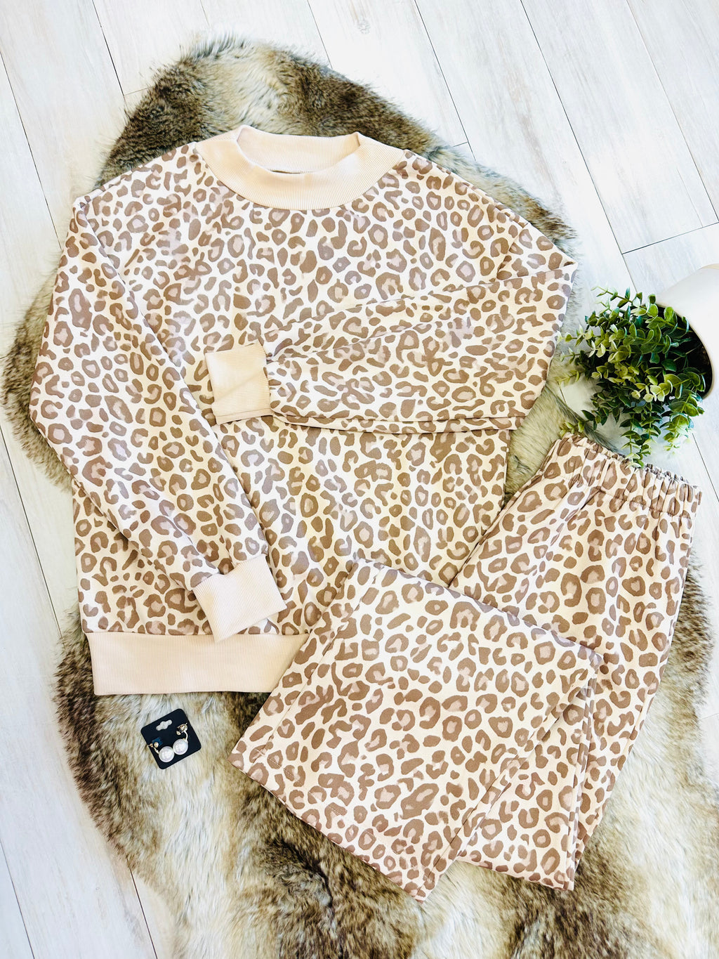 Women’s Regular and Curvy Leopard Print Outfit Set- Loose Fit