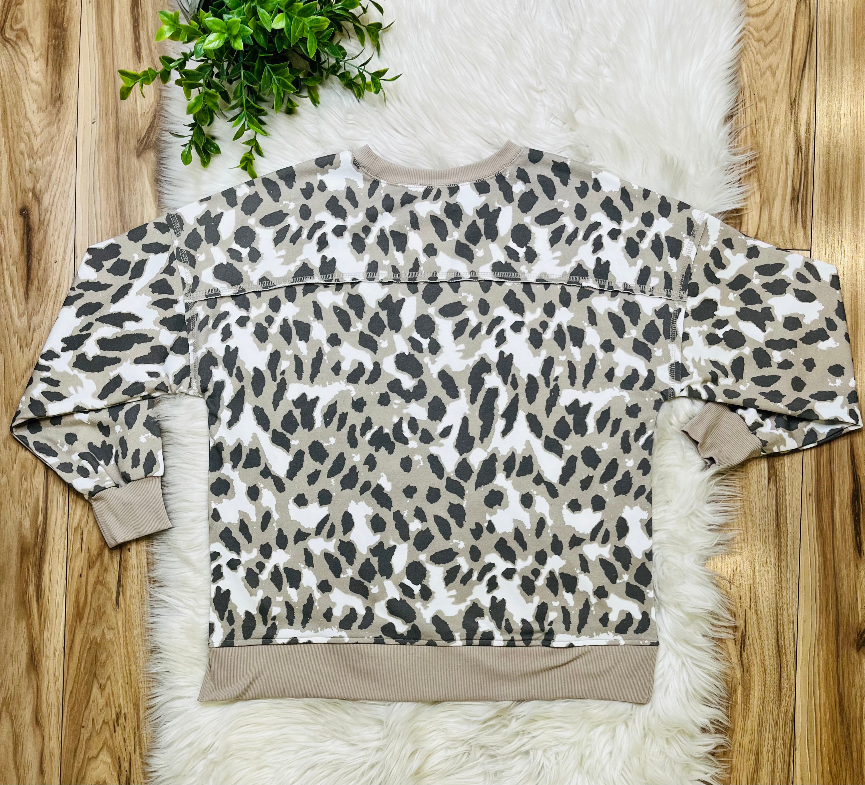 Women’s Very J Gray Abstract Top
