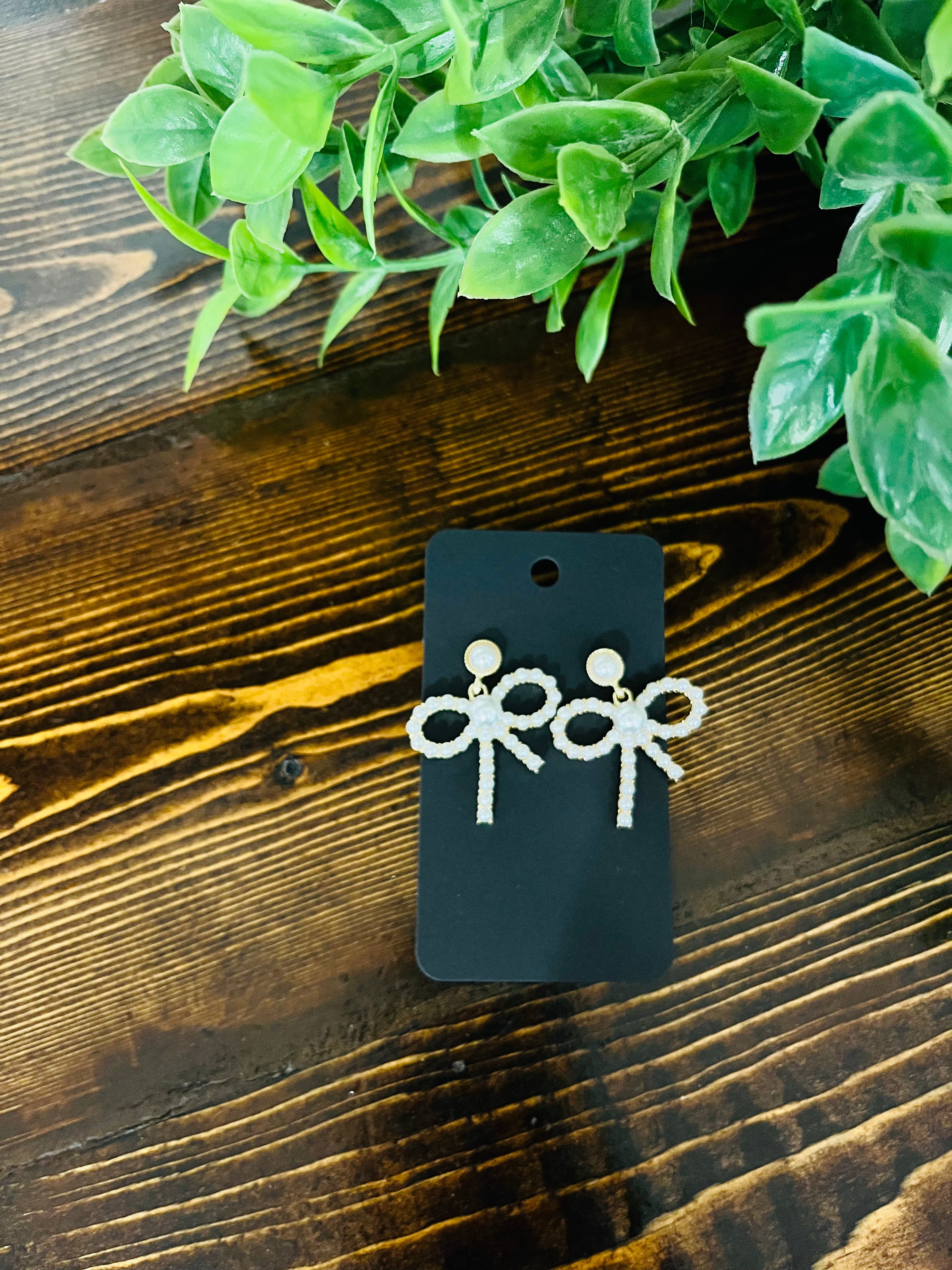 Women’s Pearl Bow Earrings
