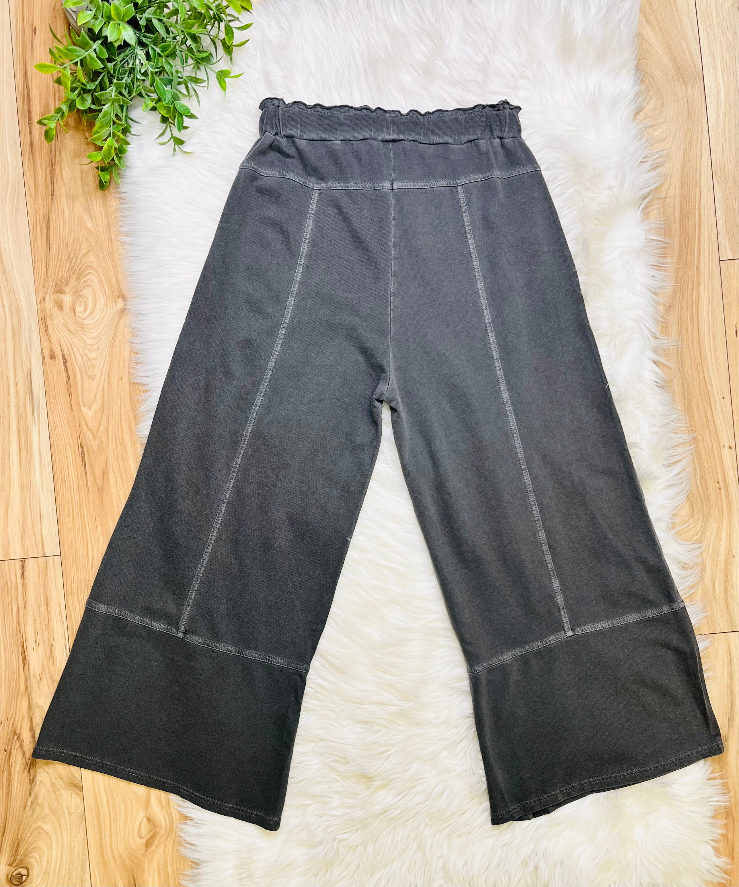 Women’s Zenana Exposed Seam Black Drawstring Pants- True to Size