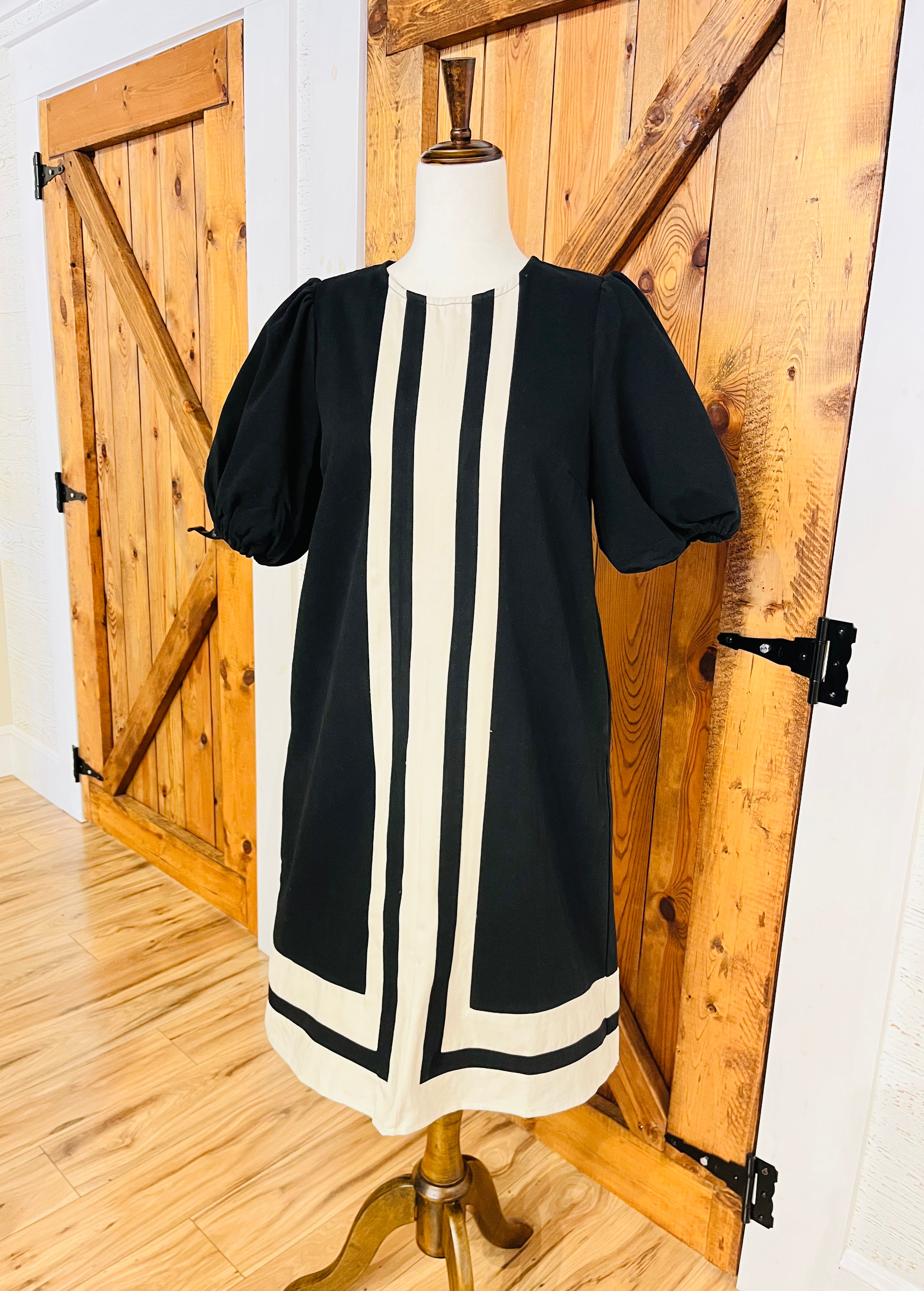 Women’s Anniewear Black & Cream Vertical Border Puff Sleeve Dress- True to Size