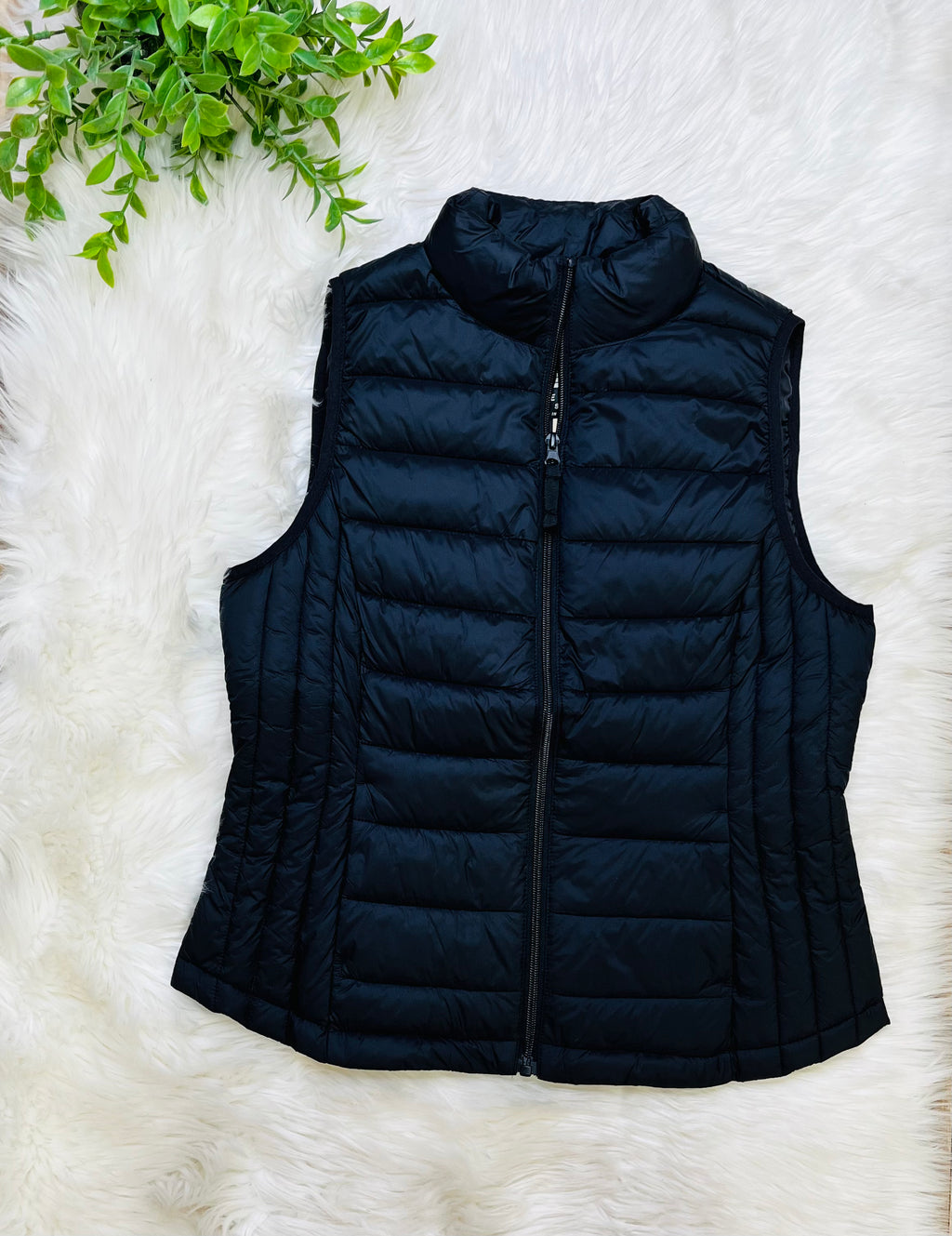 Women’s Love Tree Black Packable Vest- True to Size Top