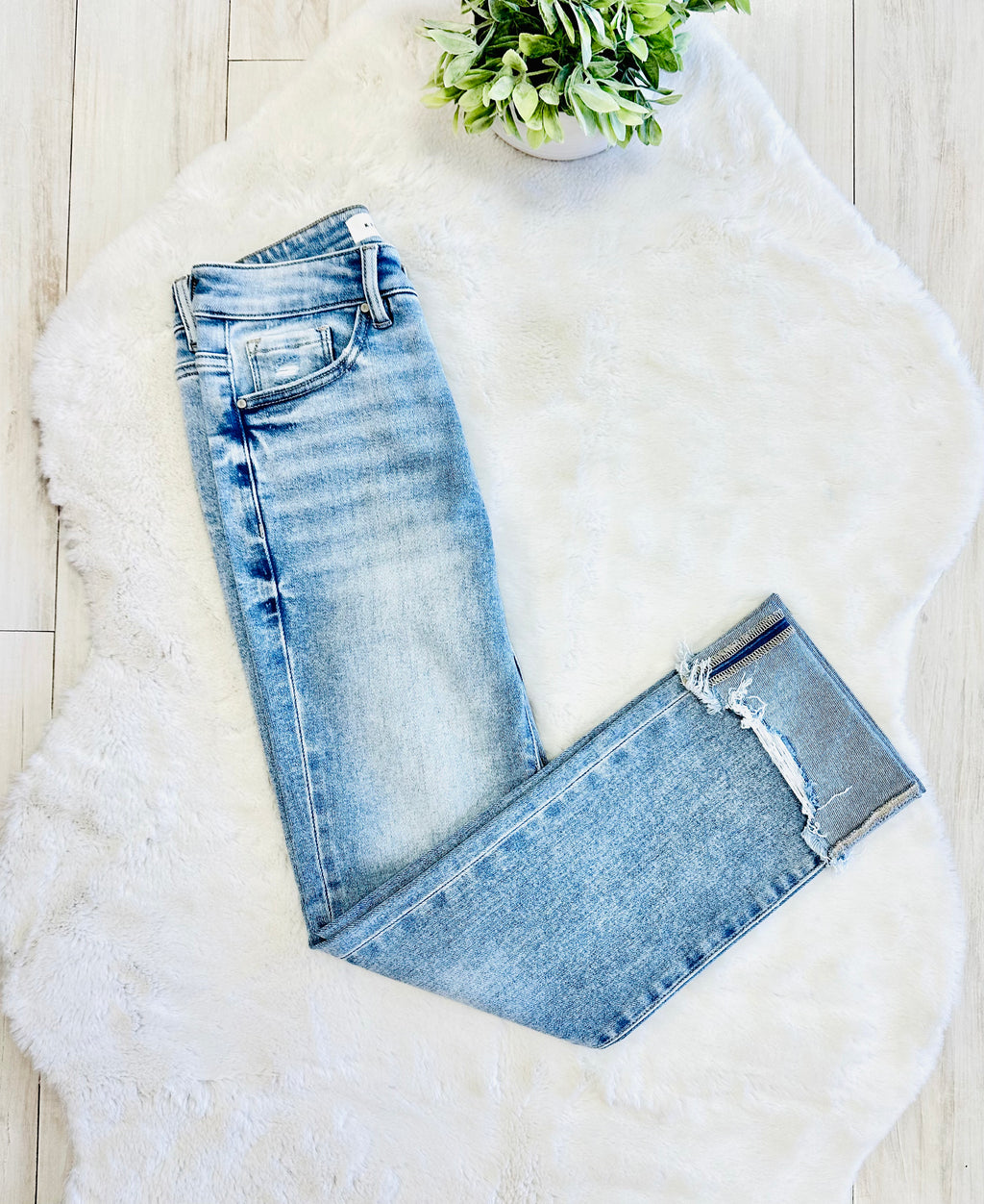 Women’s Risen High Rise Light Wash Jeans
