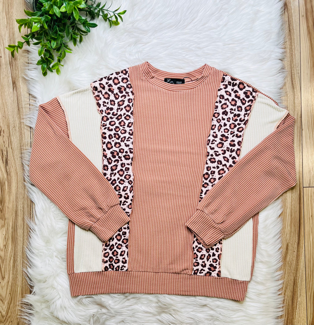 Women’s Evermmee Leopard Detail Top
