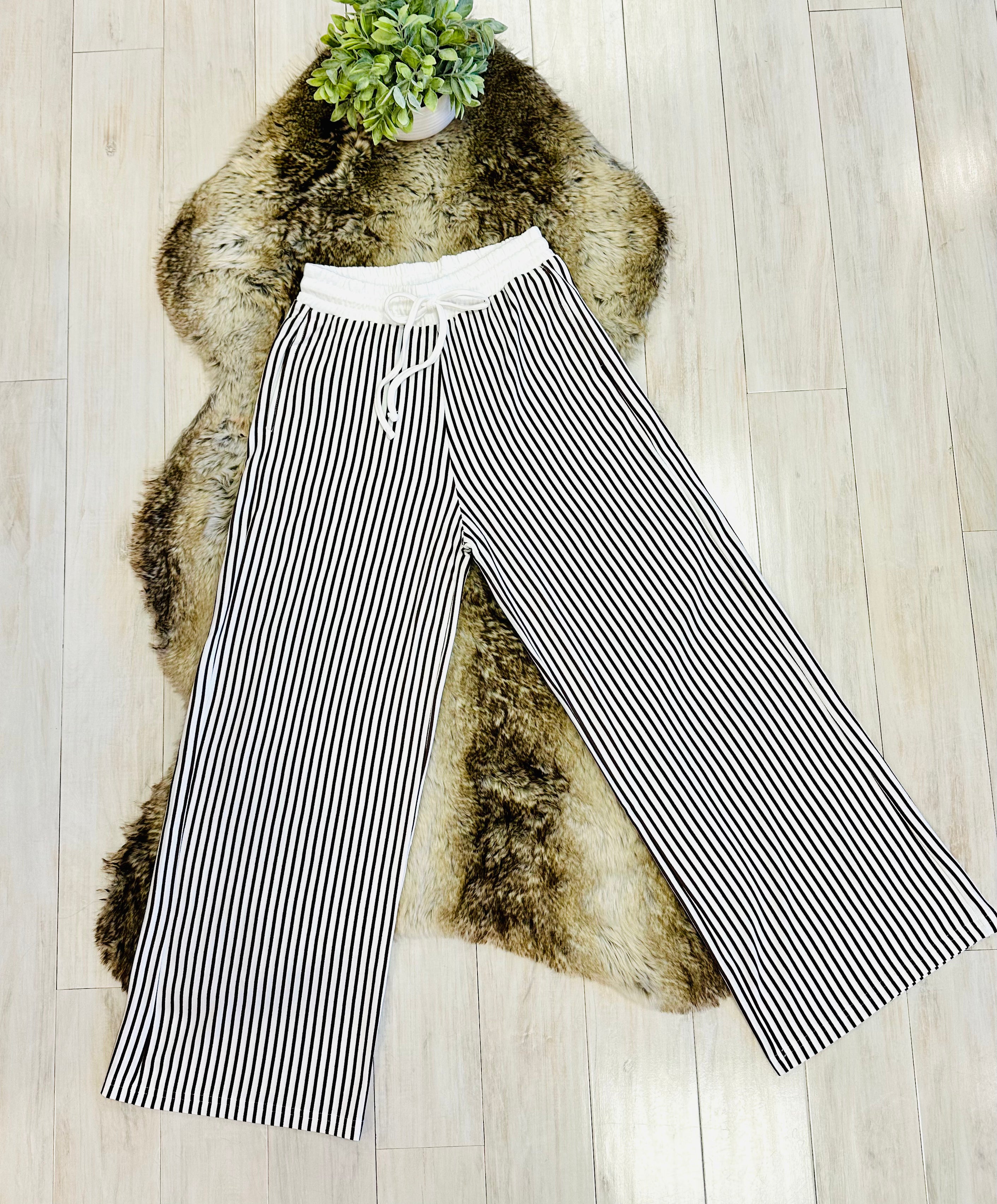 Women’s Zenana Brown & White Long Sleeve Stripped Set