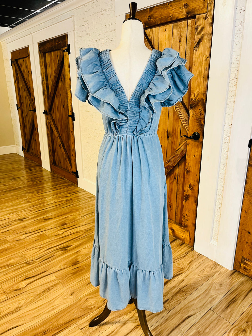 Women’s Umgee Denim V-neck ruffle dress