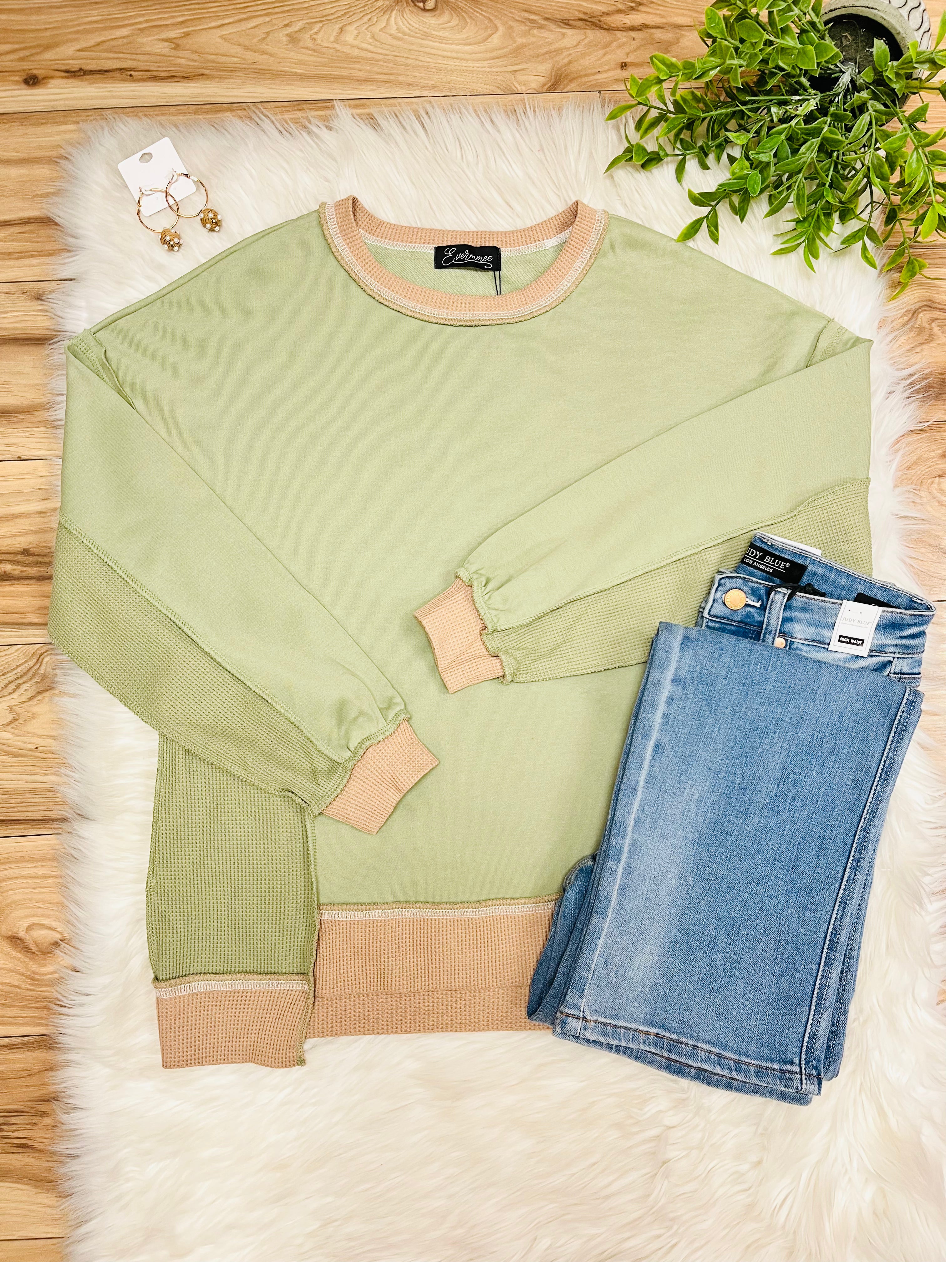 Women’s Evermmee Green Long Sleeve Exposed Seam Top with Tan Trim- Loose Fit