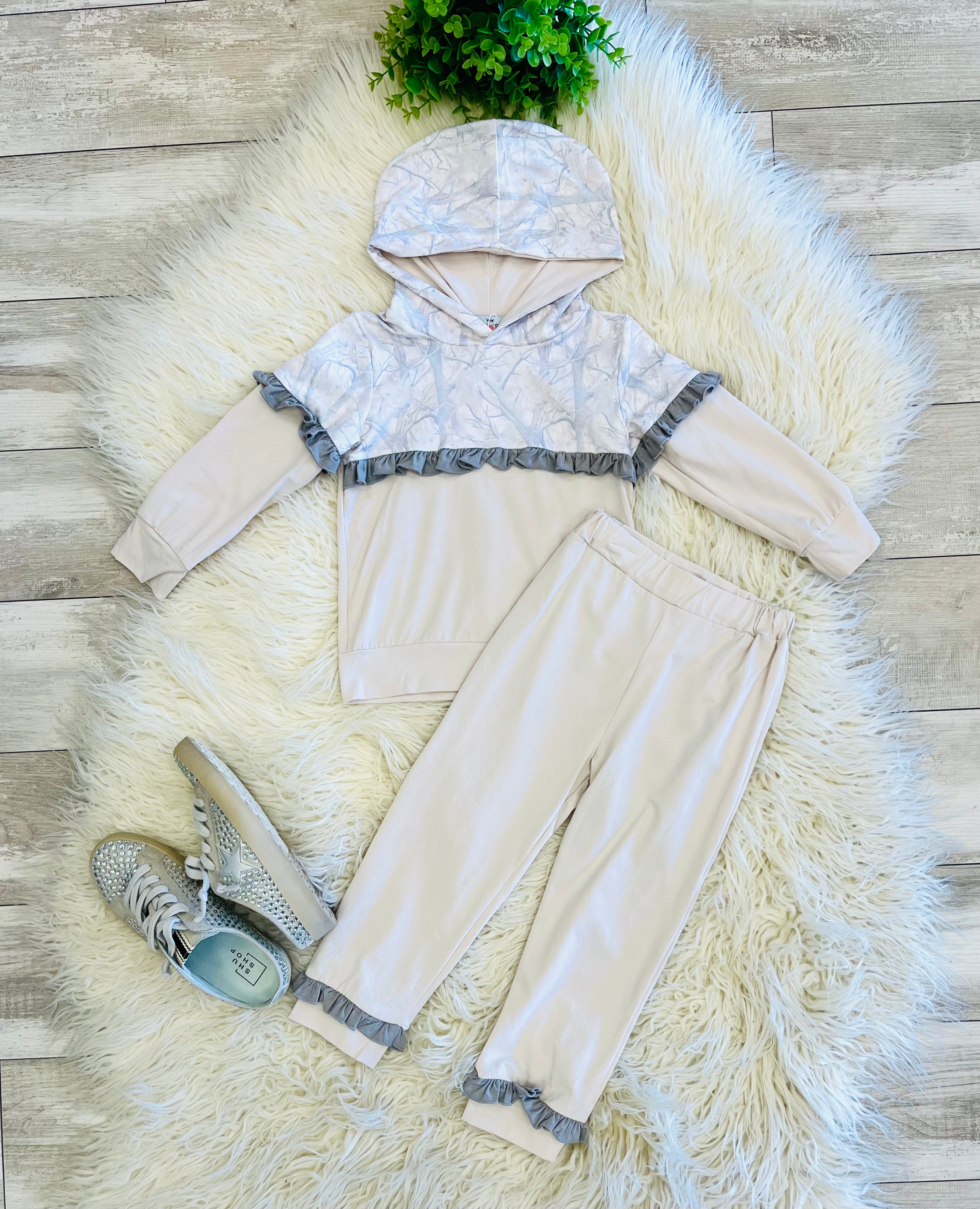 Girl’s Camouflage Outfit