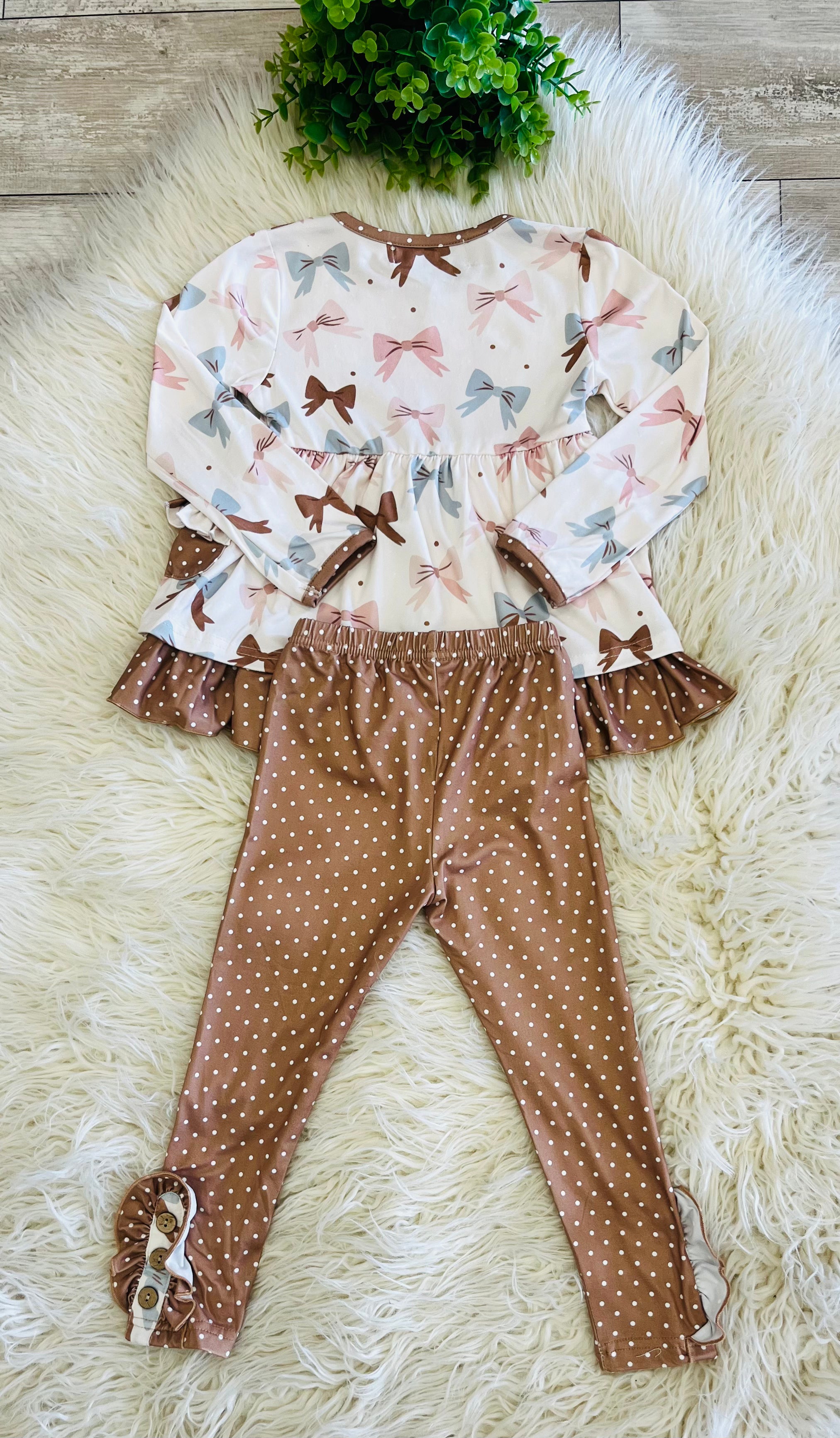 Girl’s coquette beige Ruffle outfit