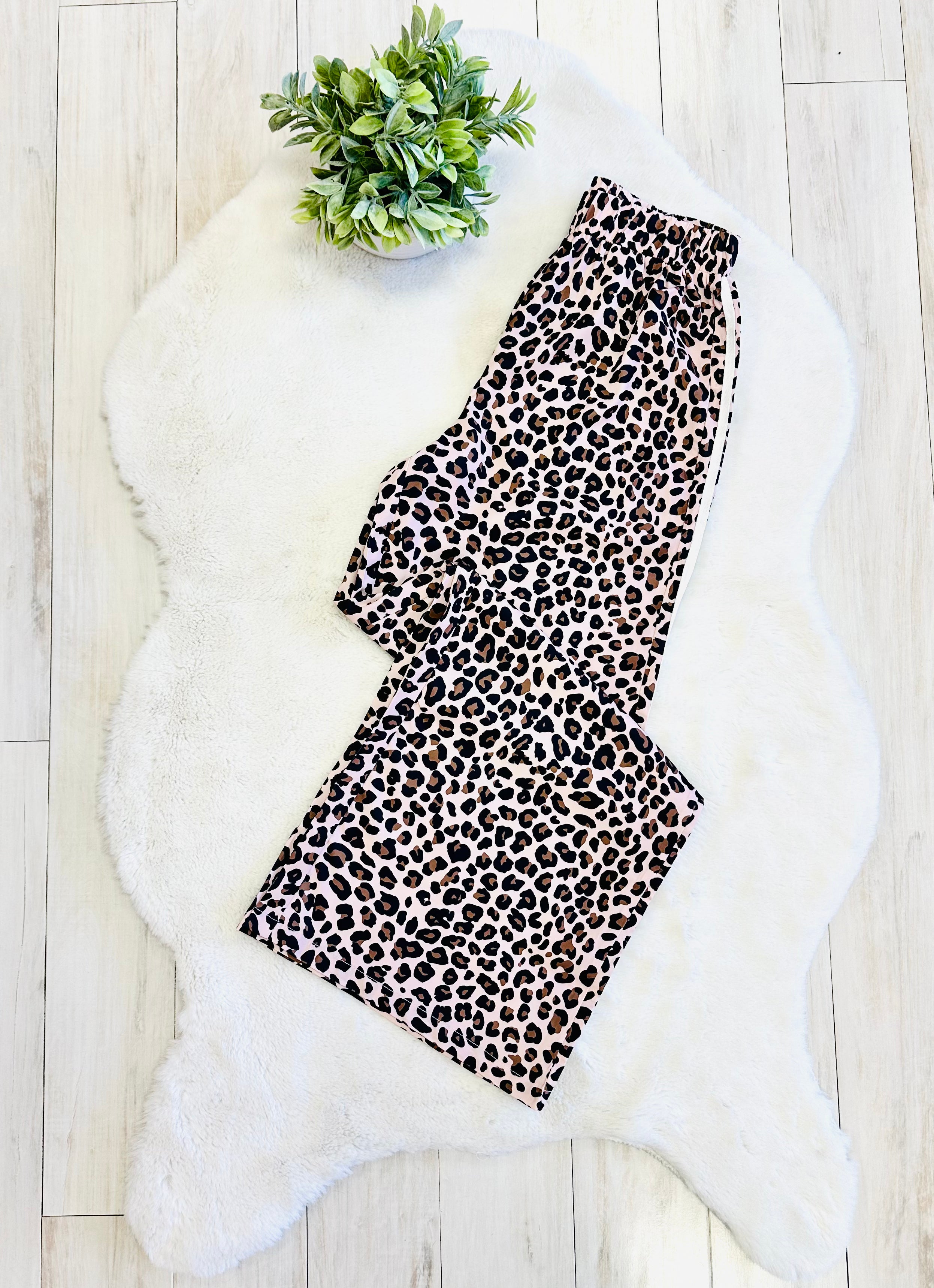 Women’s Cheetah Print Wide-Leg Side Stripe Pants