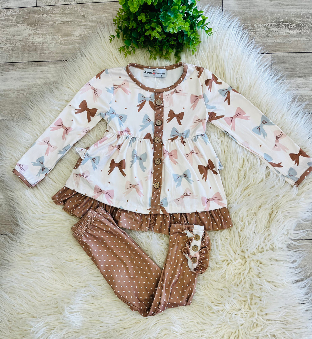 Girl’s coquette beige Ruffle outfit