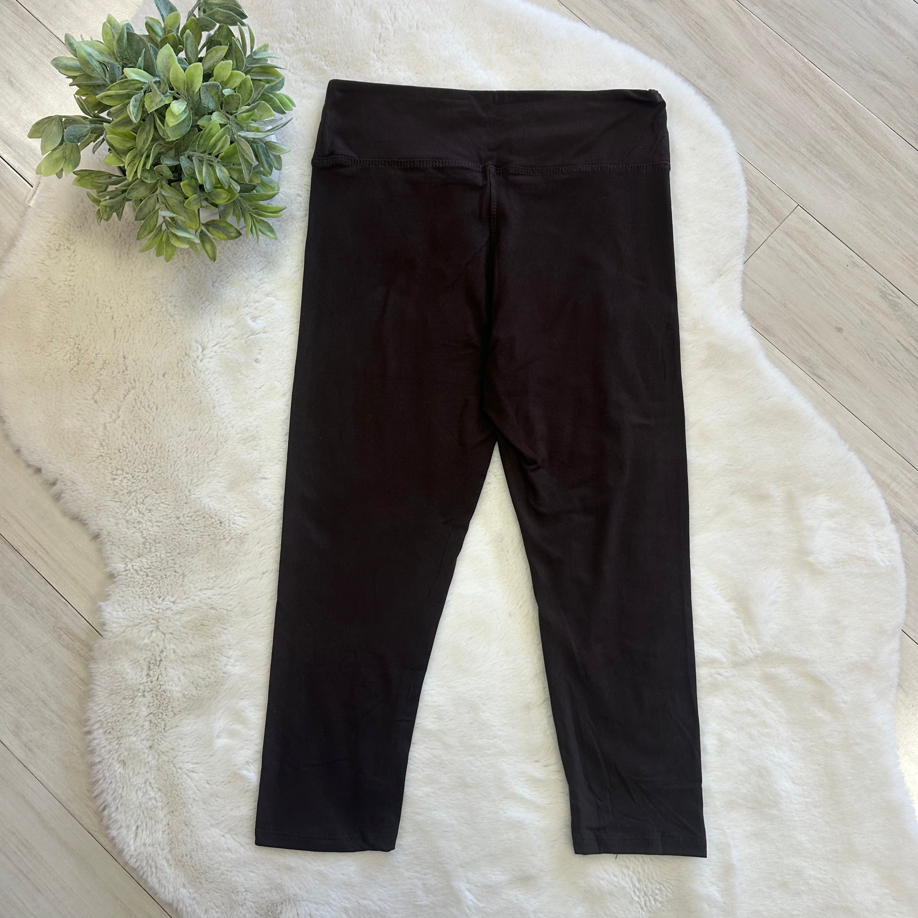 Women’s Ultra Soft Pull on Capri Leggings in Dark Brown