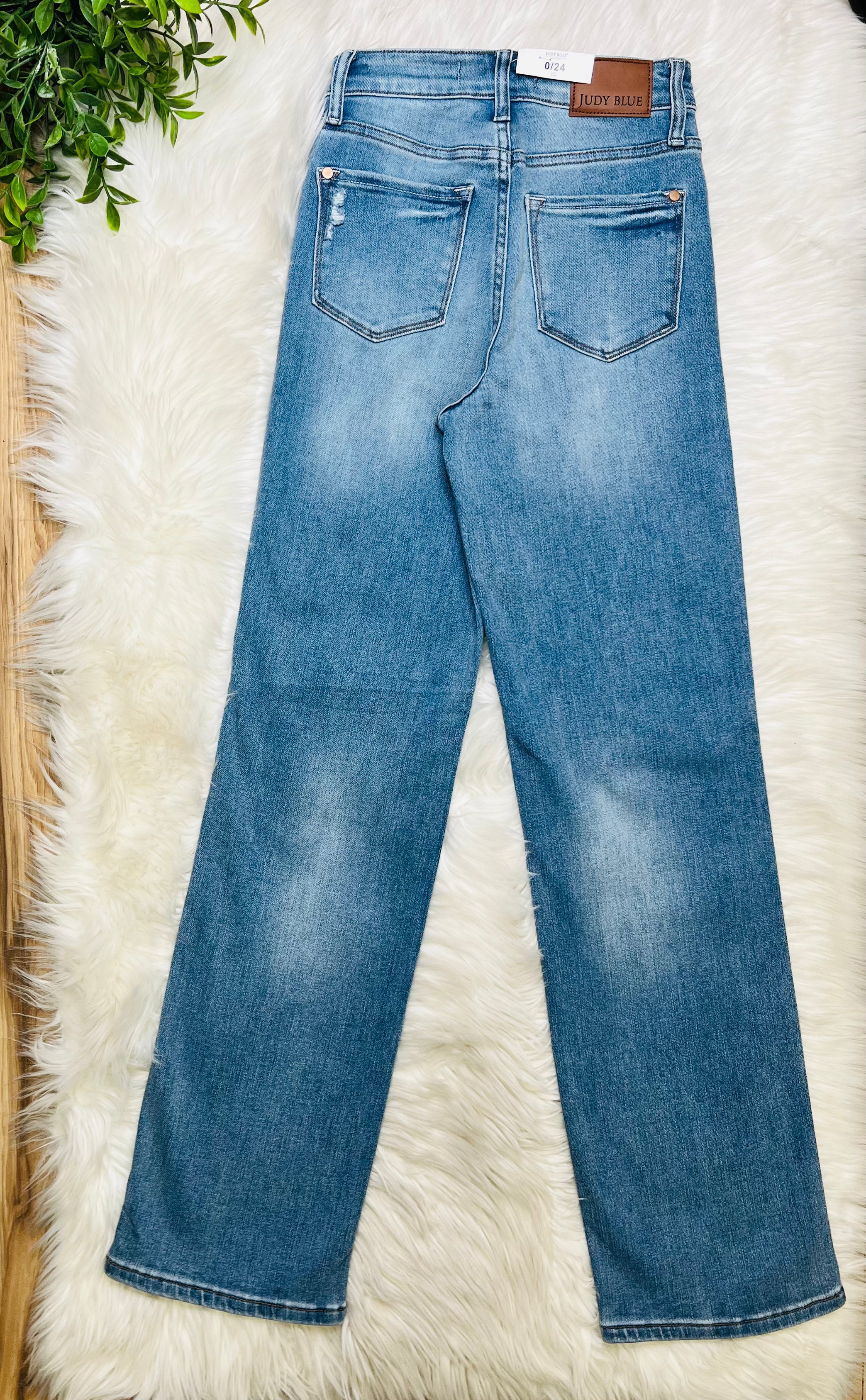 Women’s Judy Blue Medium Wash Contrast Straight Jeans 8784