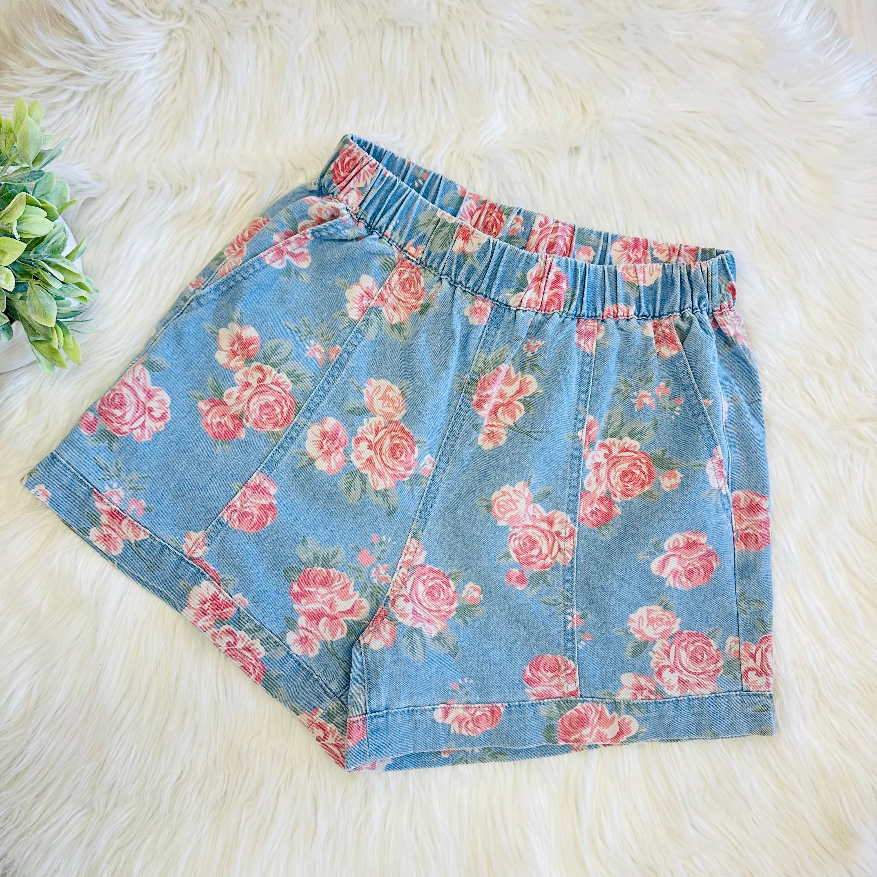Women’s Evermmee Denim Floral Short Set