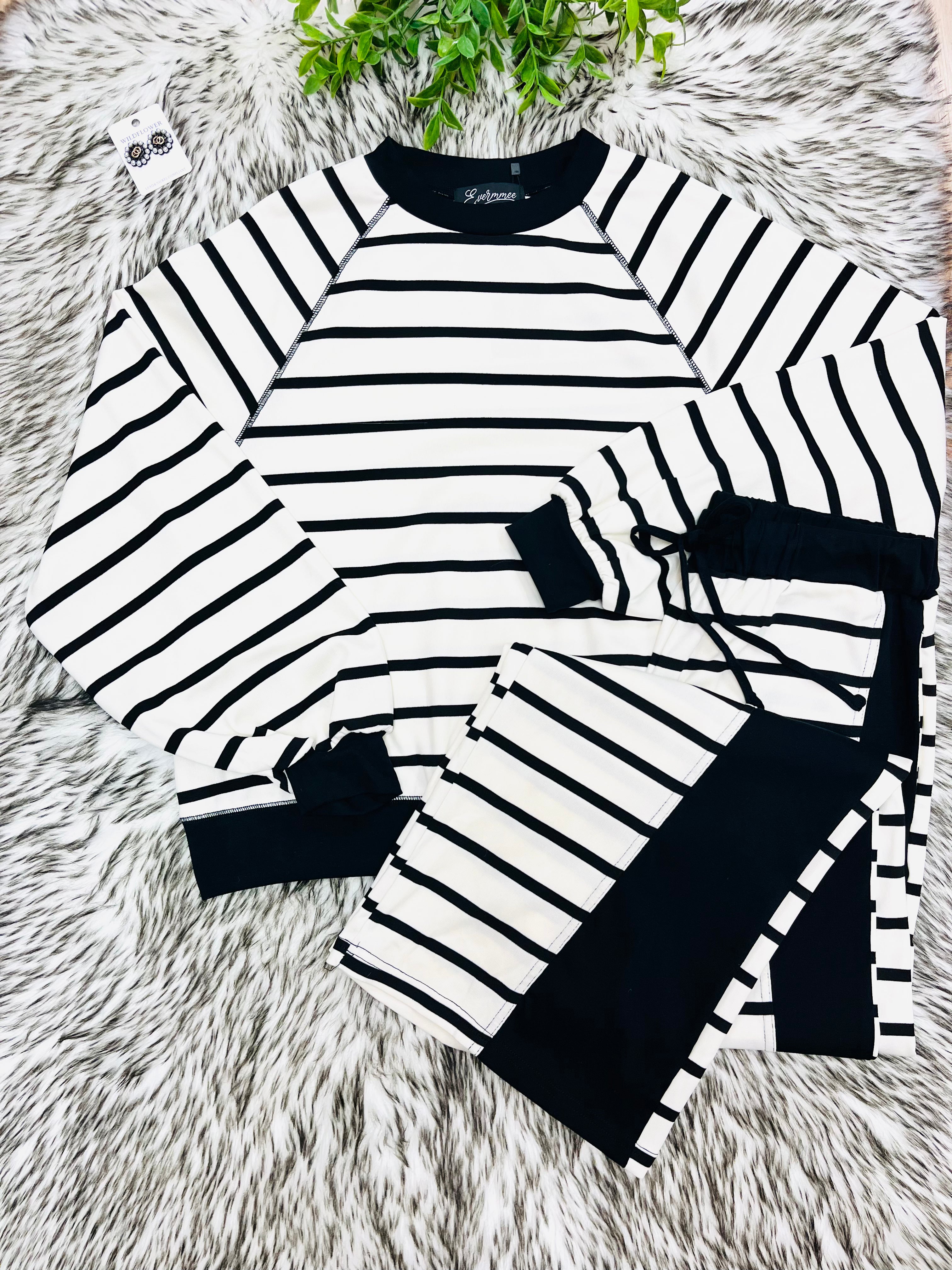 Women’s Evermmee White & Black Long Sleeve Striped Pant Set