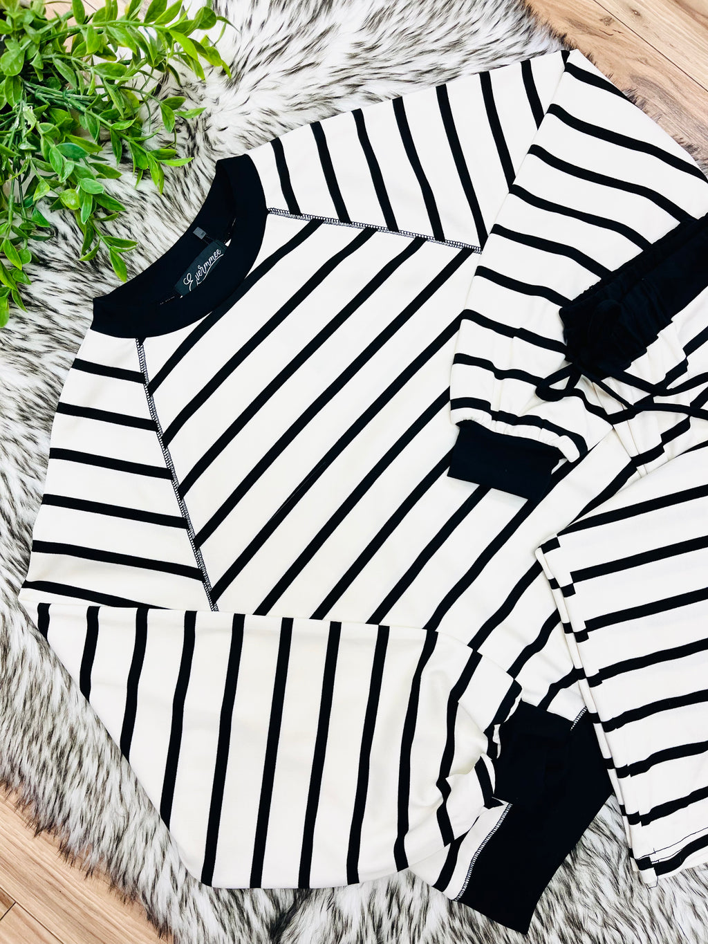 Women’s Evermmee White & Black Long Sleeve Striped Pant Set