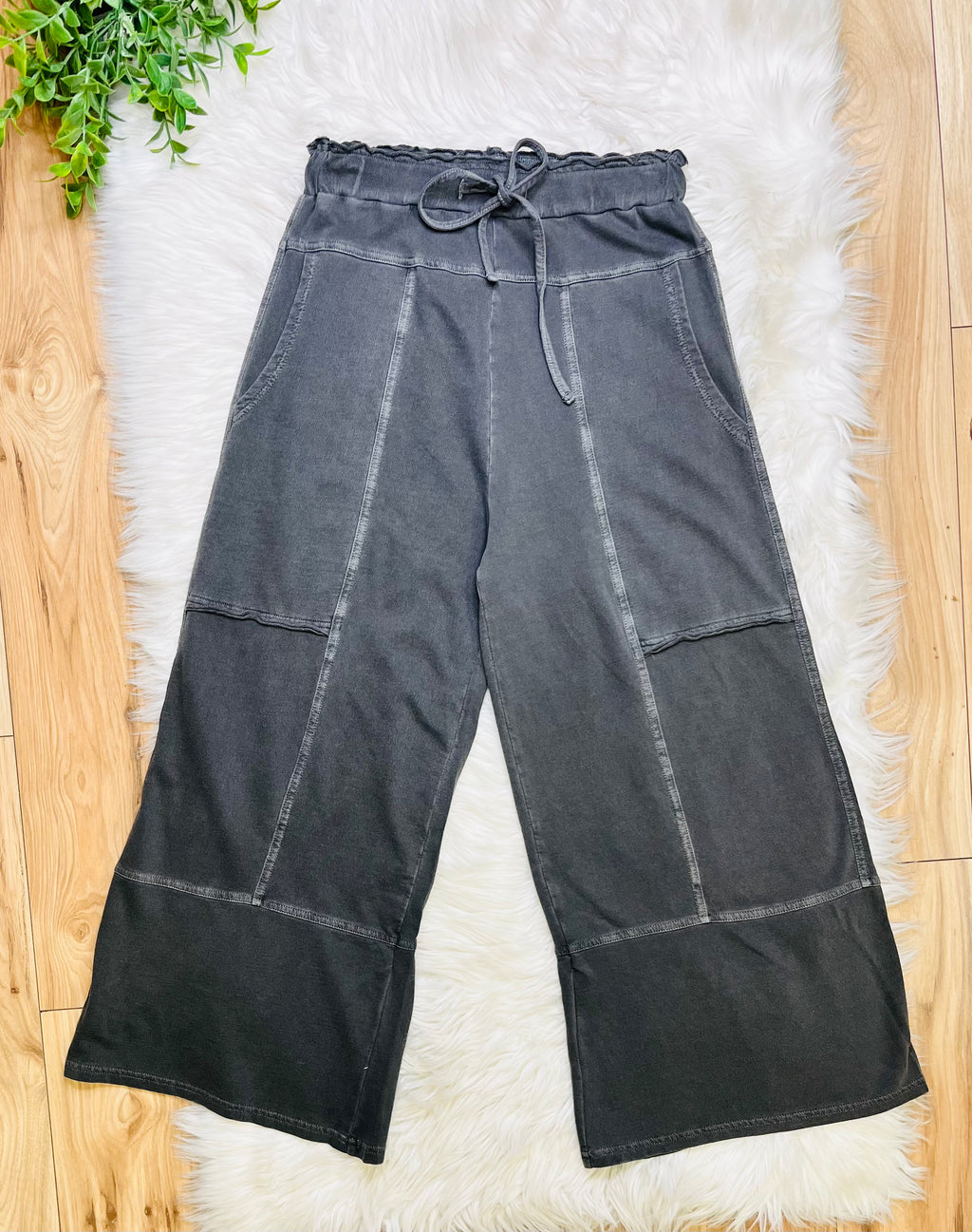 Women’s Zenana Exposed Seam Black Drawstring Pants- True to Size