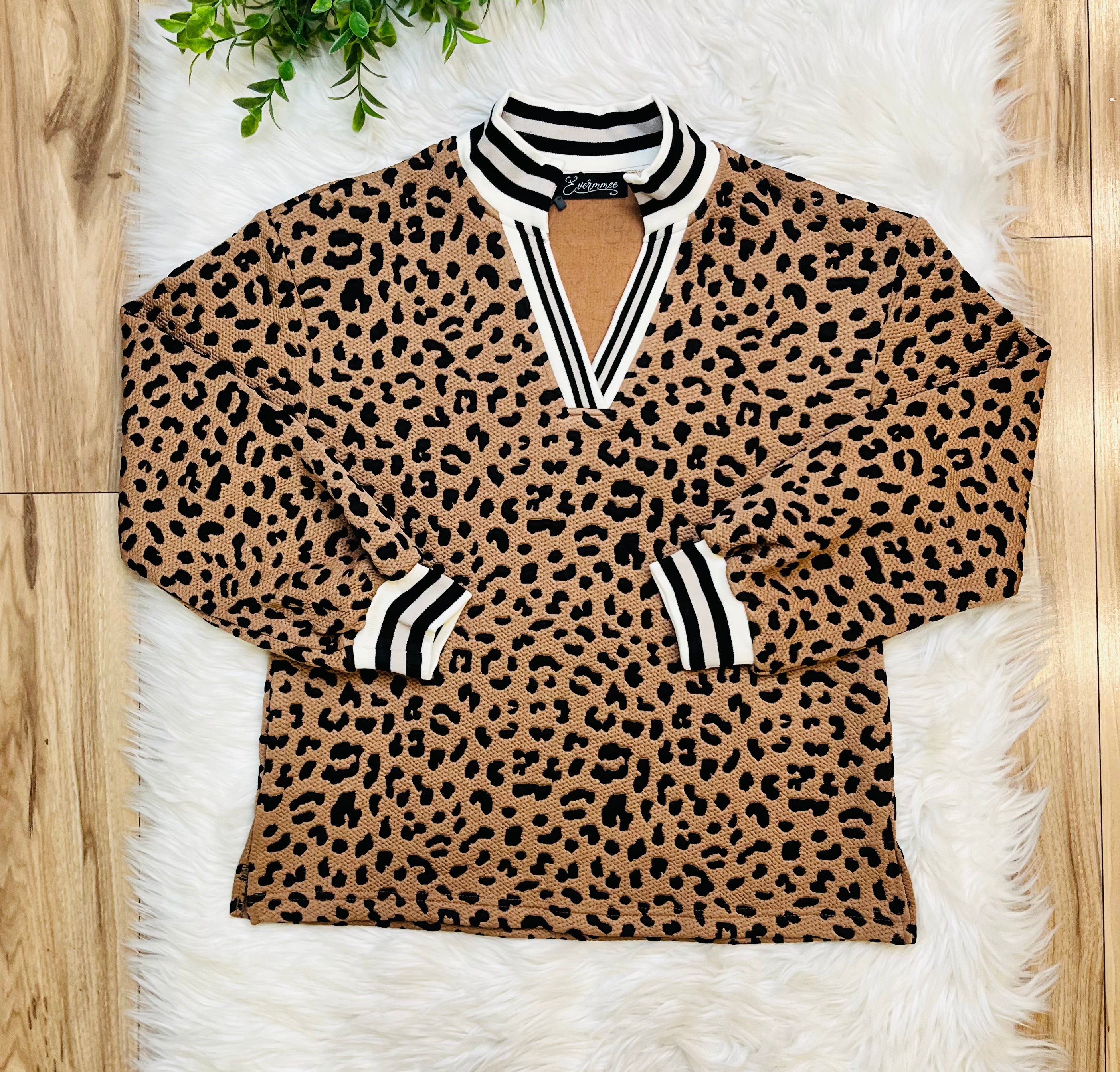 Women’s Evermmee Leopard Top