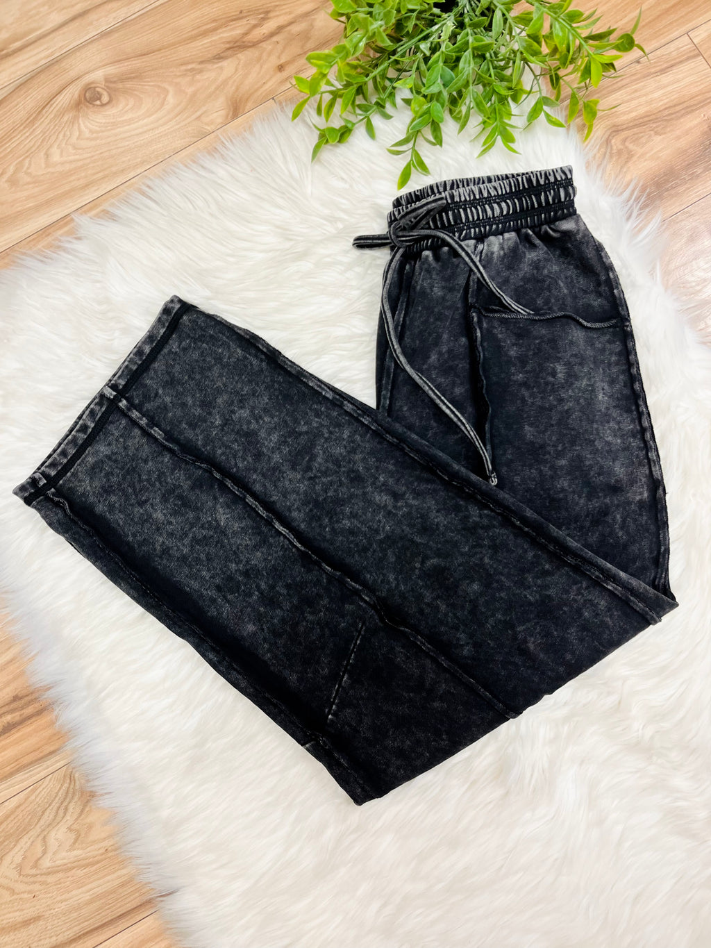 Women’s Evermmee Petite Black Acid Wash Pants- Loose Fit