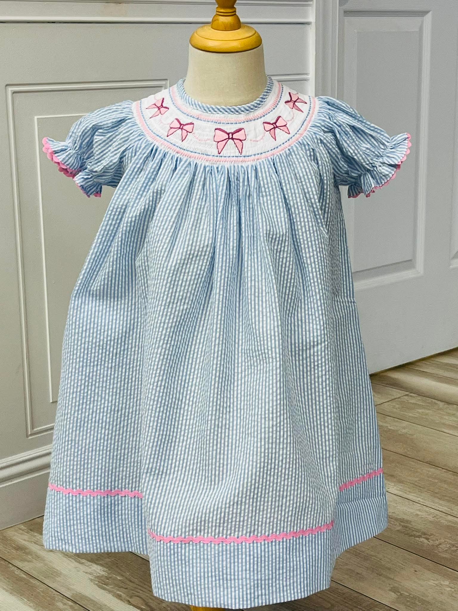 Girls Smocked Bow Seersucker Dress