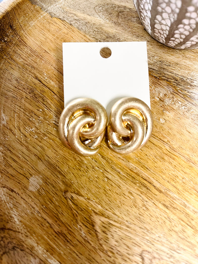 Gold Rounded Interlaced Earring