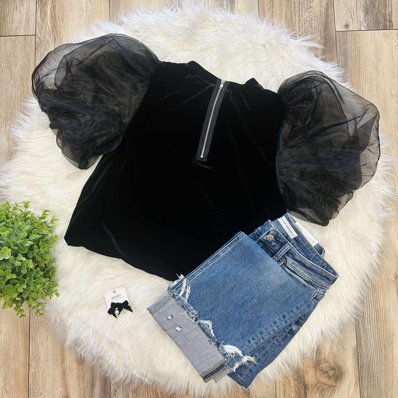 Women’s Pearl Velvet Puff Sleeve Top