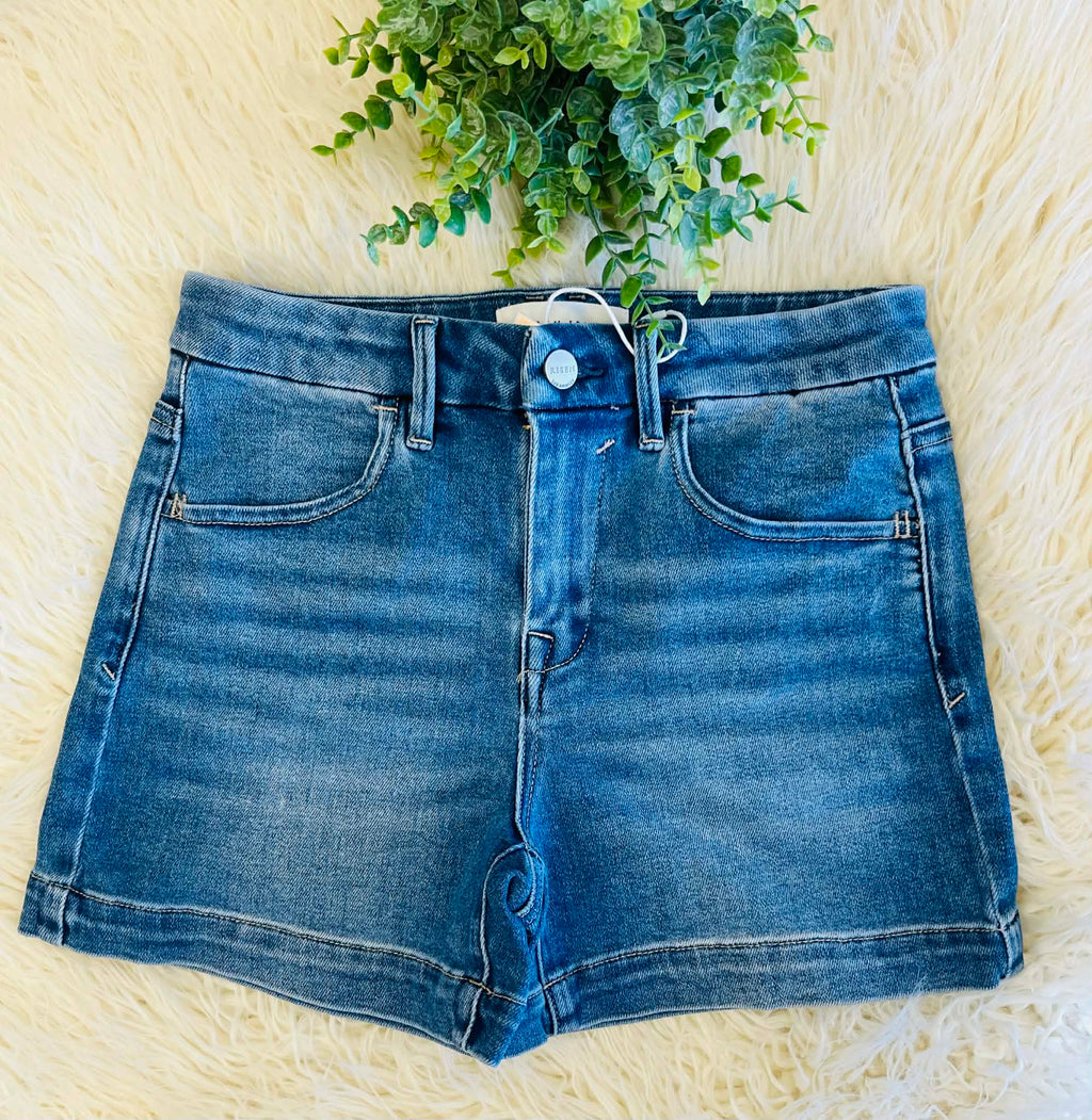Women’s Risen High Rise Cuffed Hem Denim Shorts