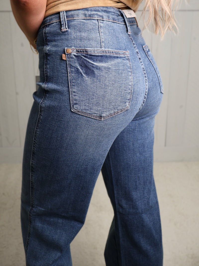 Judy Blue Contrast Thread Straight Leg Jeans 8596