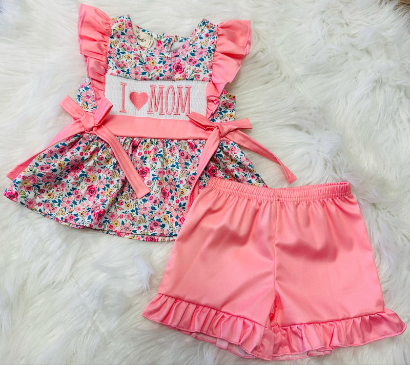 Kids “ I love mom” smocked set