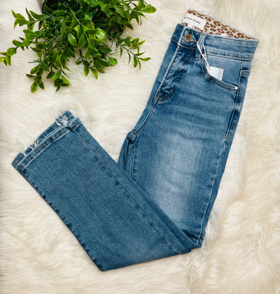 Risen High Rise Medium Wash Jeans 5916