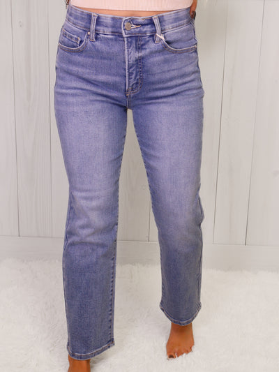Risen High Rise Medium Wash Jeans 5916