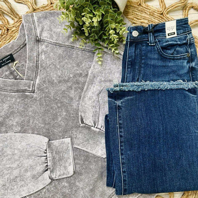 Women’s Basic  Acid Wash V-Neck Sweater Grey