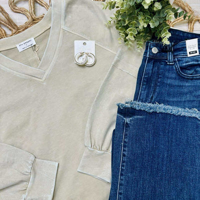 Women’s Basic Acid Wash V-Neck Sweater oatmeal