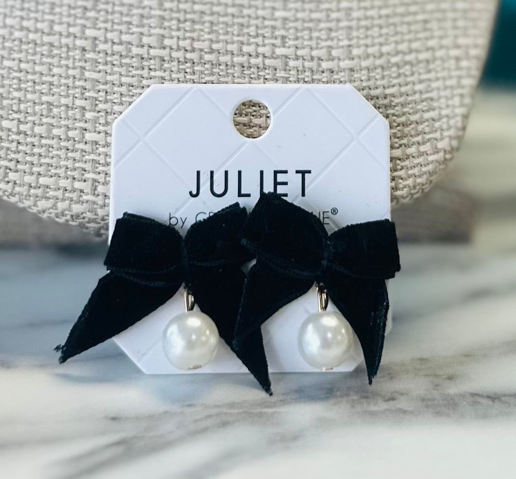 Women’s Black Bow with Pearl Earimgs