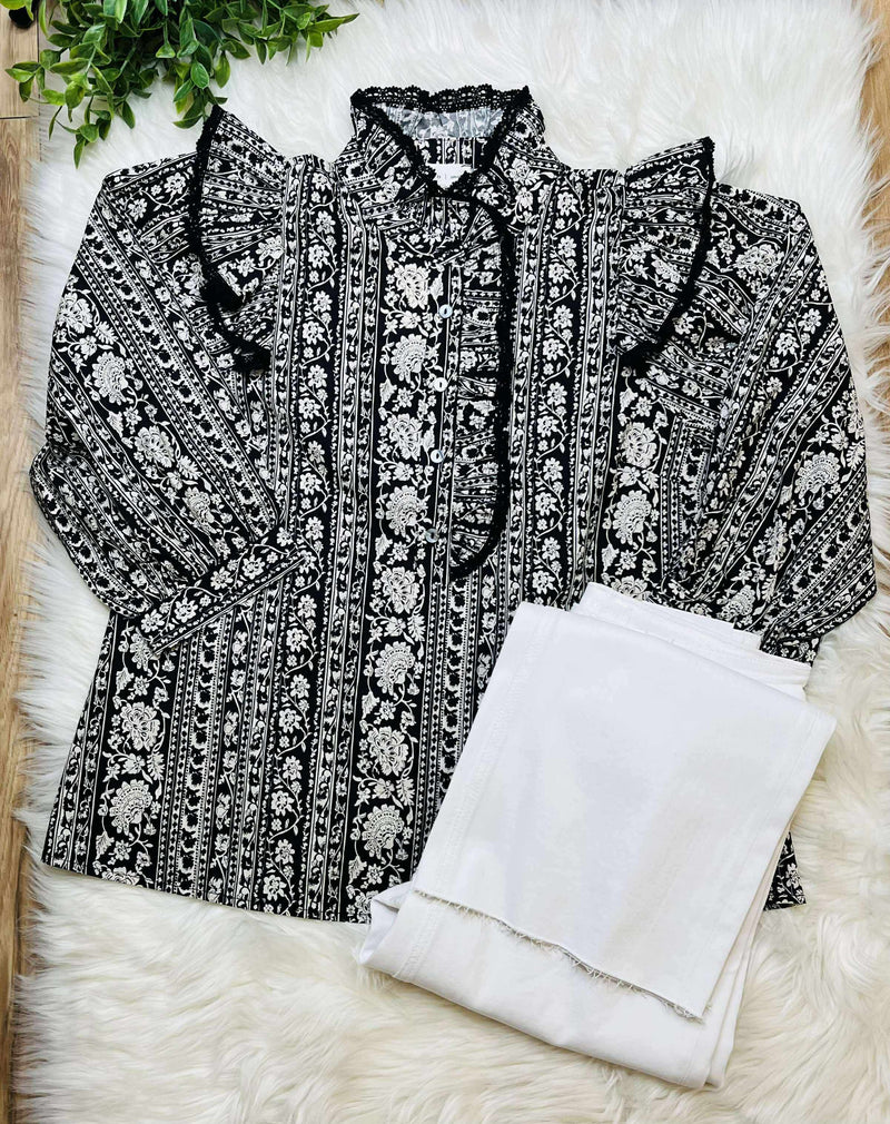 Women’s Black and White Floral Print Top