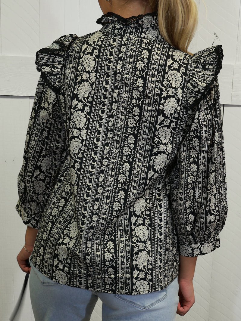 Women’s Black and White Floral Print Top