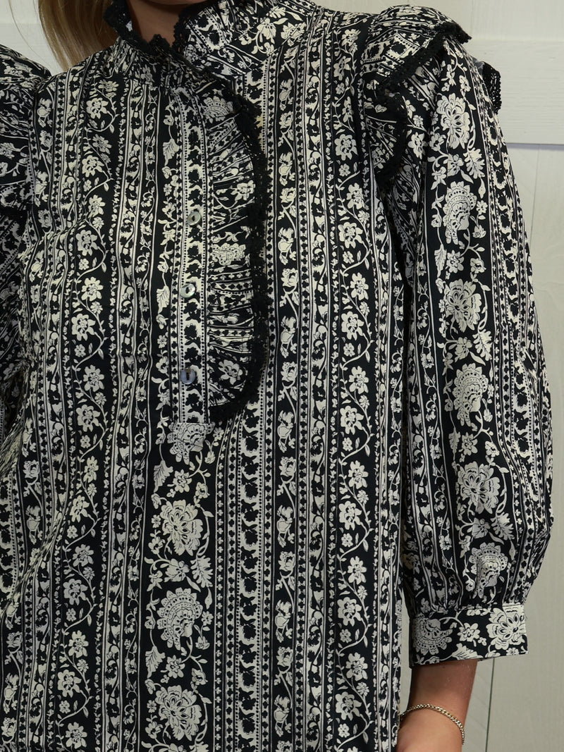 Women’s Black and White Floral Print Top