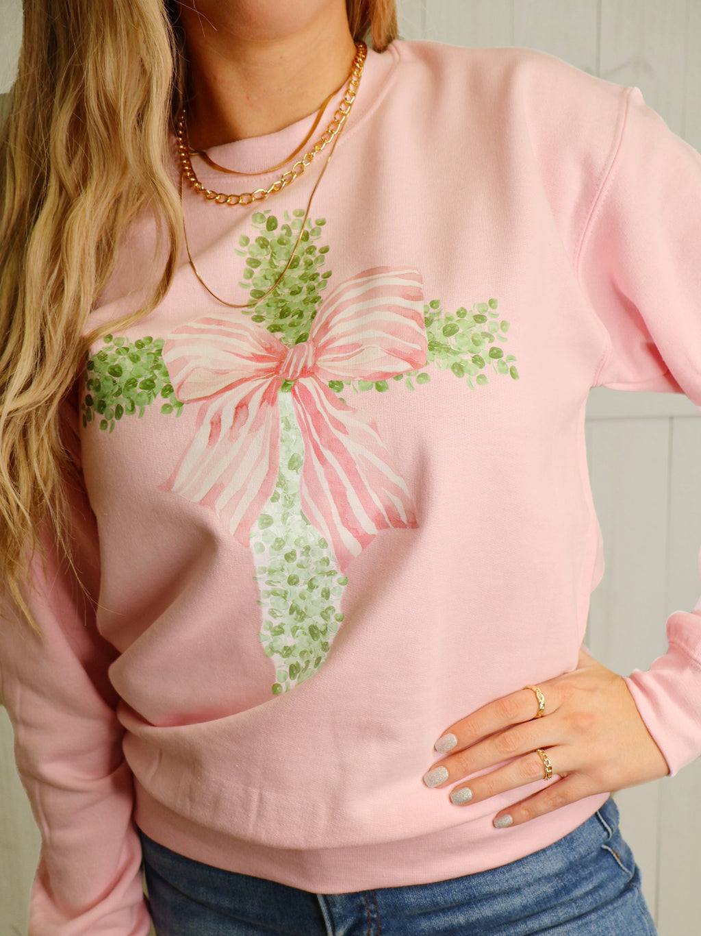 Women’s Bow Cross Graphic Sweatshirt