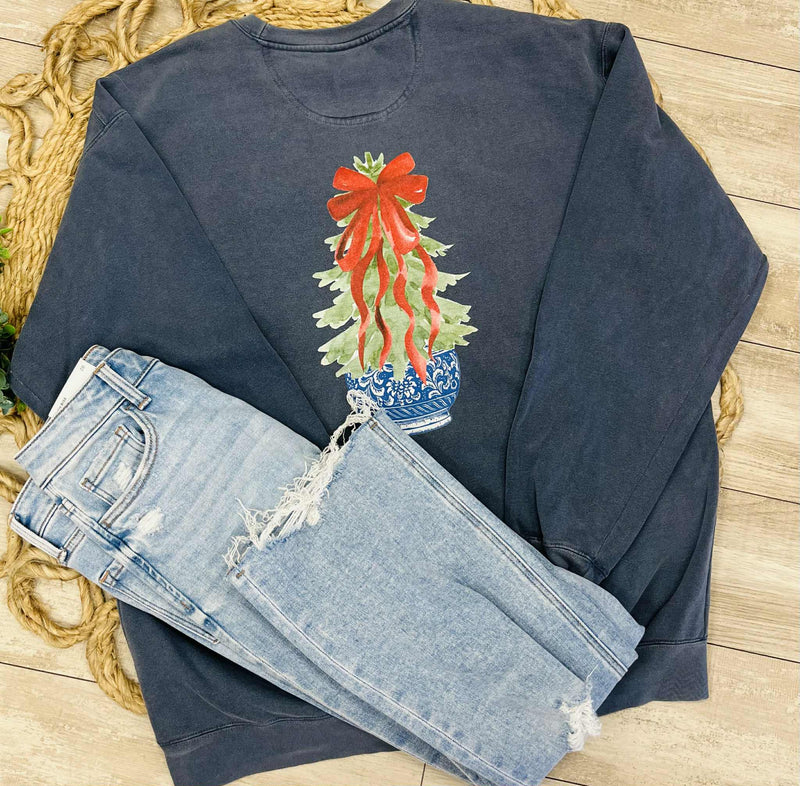 Women’s Christmas Tree Crewneck Graphic Sweatshirt