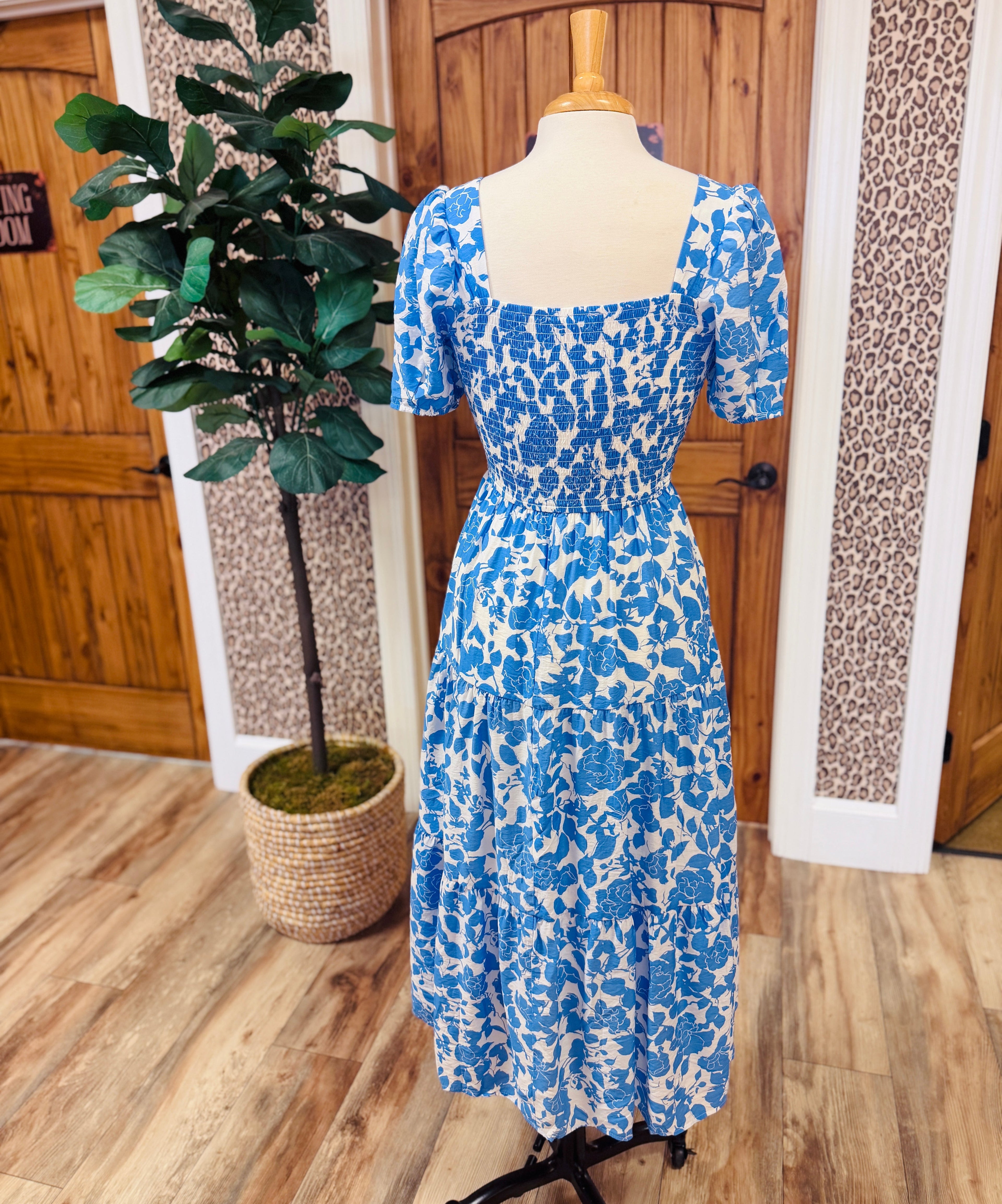 Women’s Cornflower Blue Floral Smocked Midi Dress