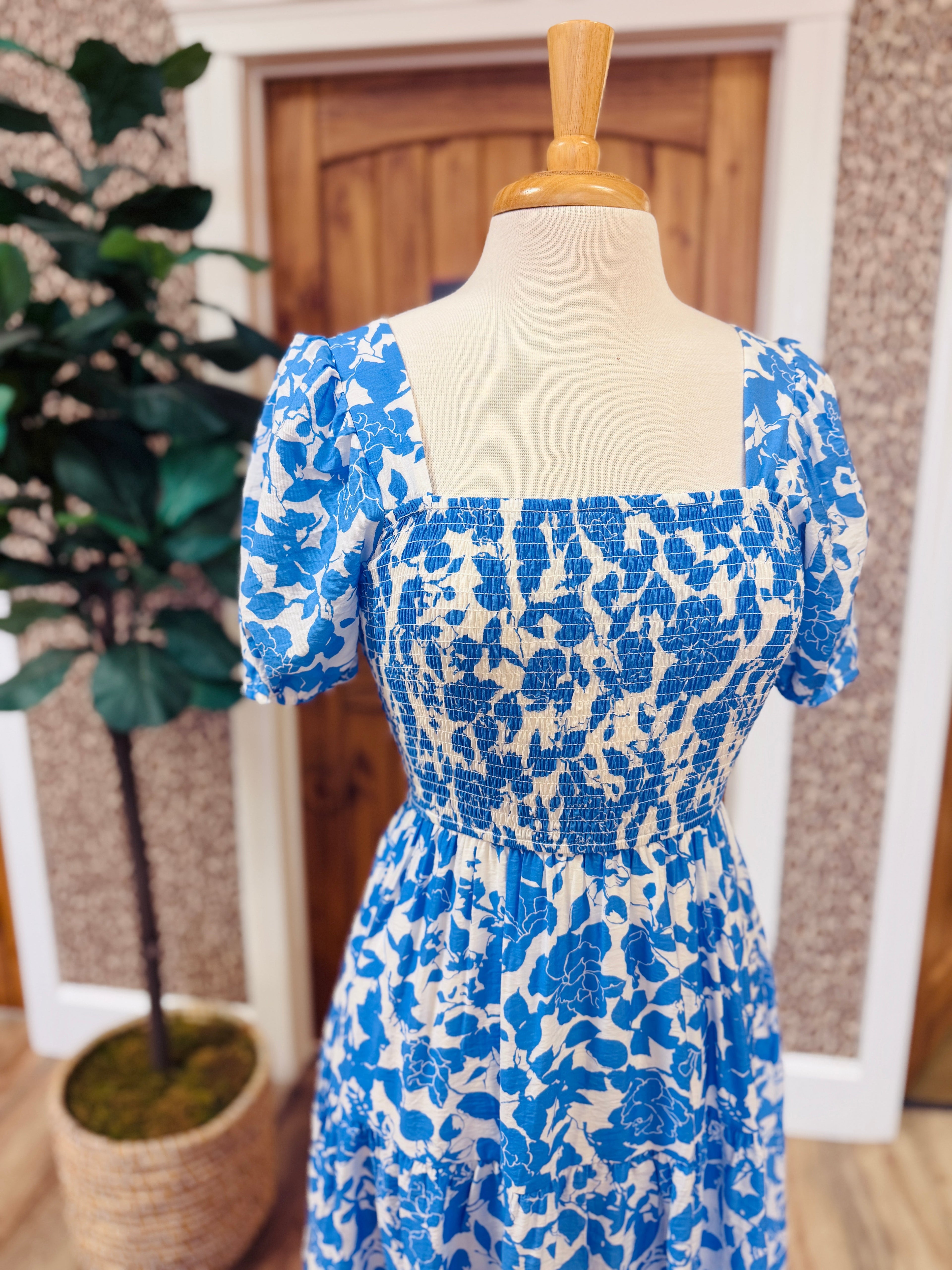 Women’s Cornflower Blue Floral Smocked Midi Dress