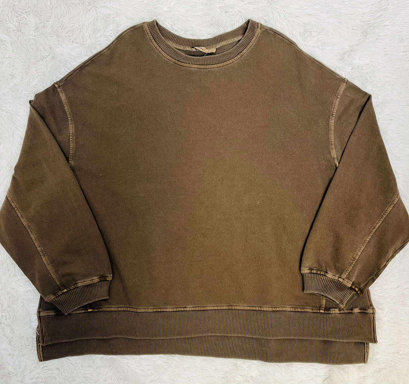Women’s Curvy Enzyme Wash Pullover Sweater Brown