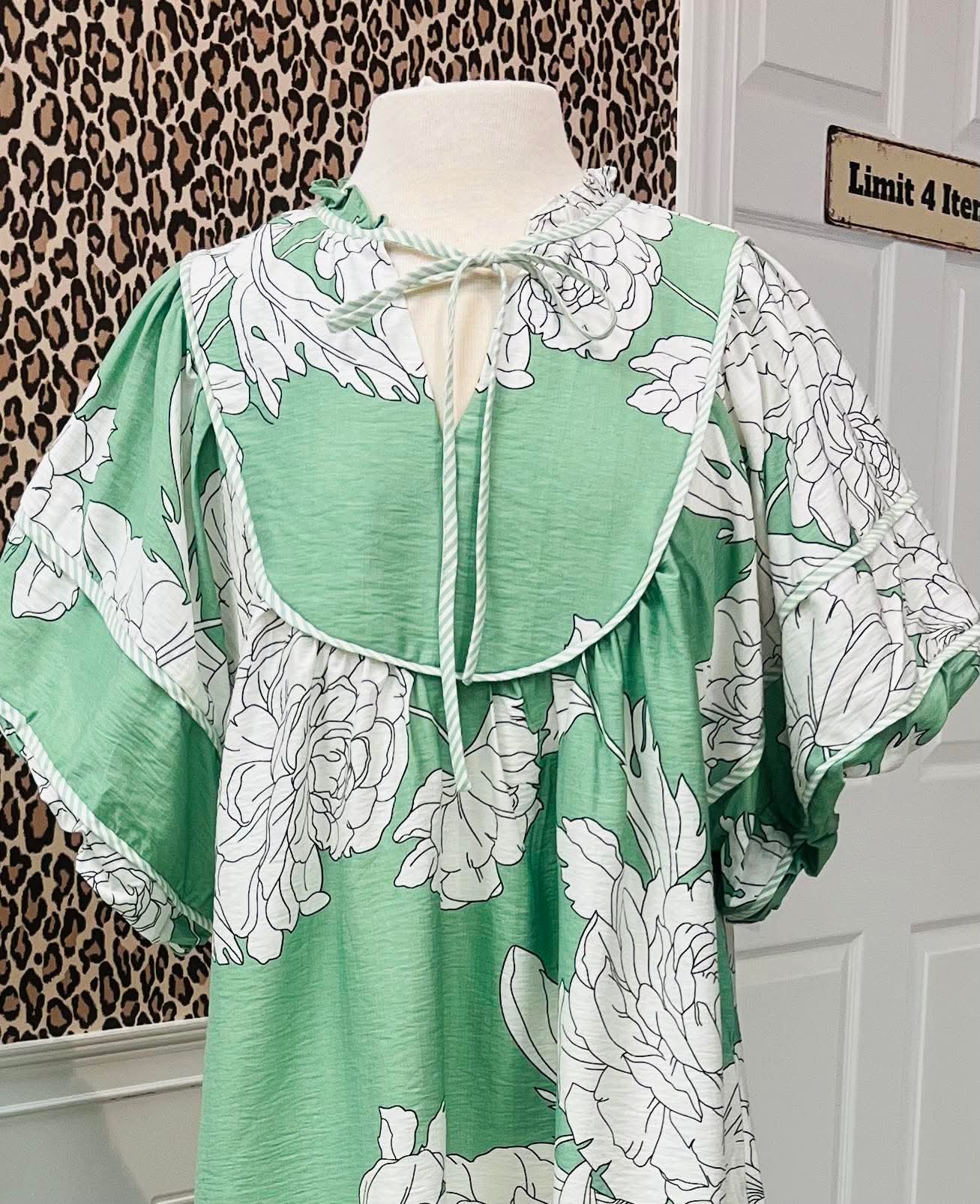 Women’s Curvy Floral Puff Sleeve Babydoll Dress in Sage Green