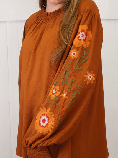 Women’s Curvy Rust Embroidered Sleeve Top